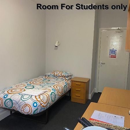 Charming Rooms For Students Only, Cricklewood Lane - Sk Londra Esterno foto
